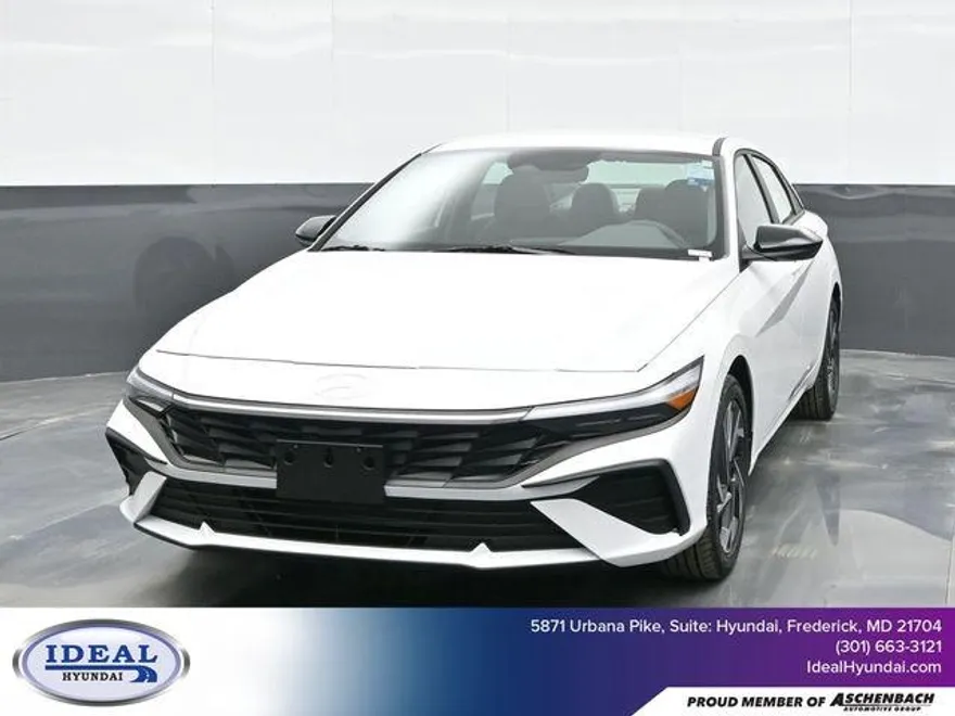 2025 Hyundai Elantra SEL Sport photo 1