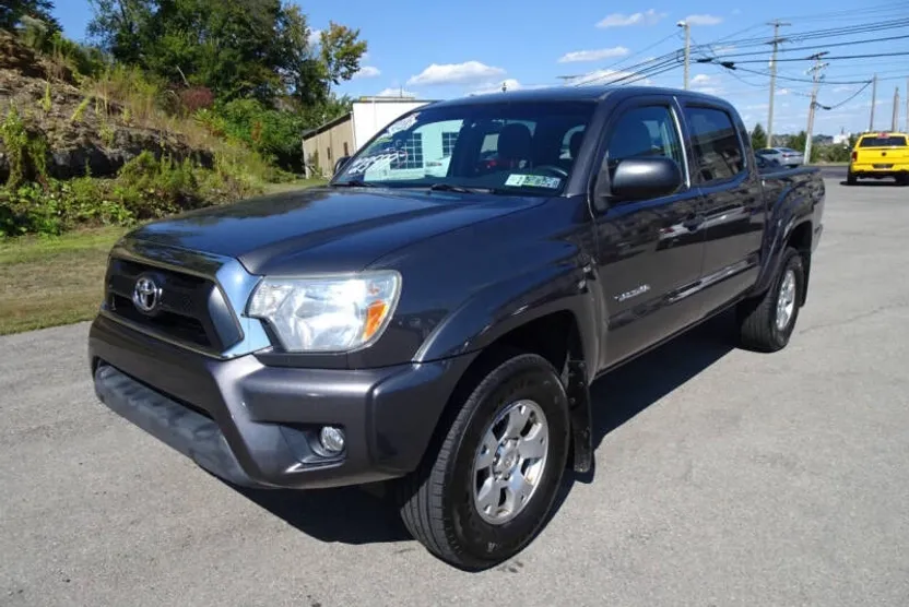 2015 Toyota Tacoma V6 photo 1