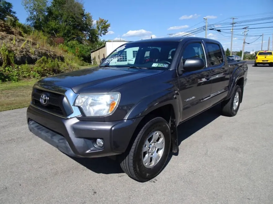 2015 Toyota Tacoma V6 photo 1