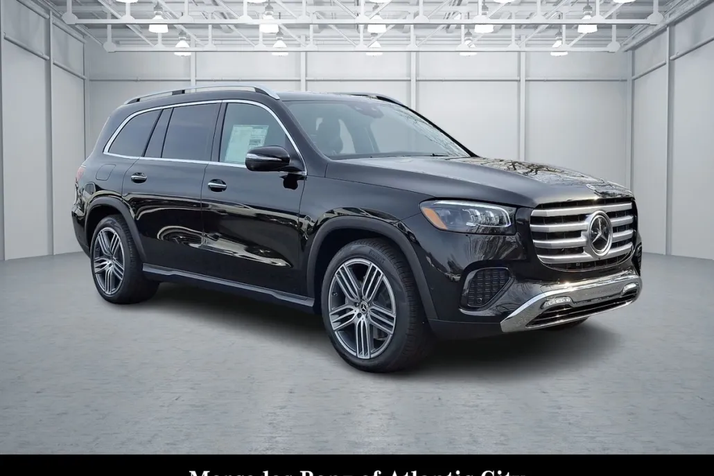 2025 Mercedes Benz GLS 450 4MATIC photo 1