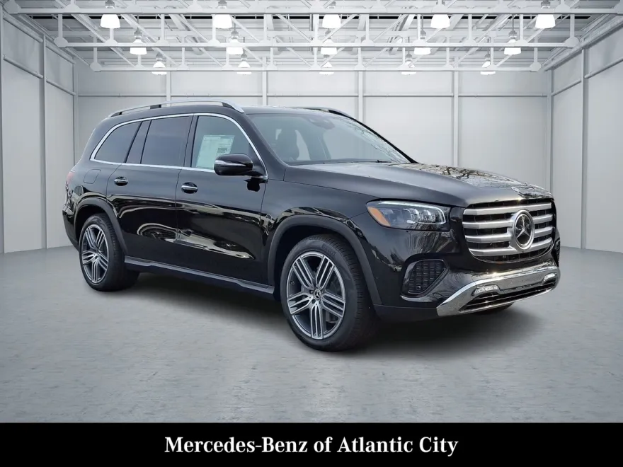 2025 Mercedes Benz GLS 450 4MATIC photo 1