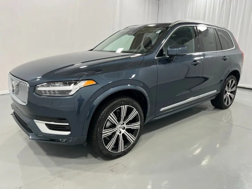 2025 Volvo XC90 Plus photo 1