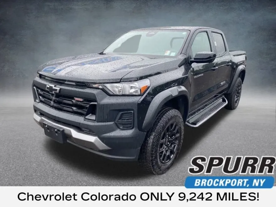 2024 Chevrolet Colorado Trail Boss photo 1
