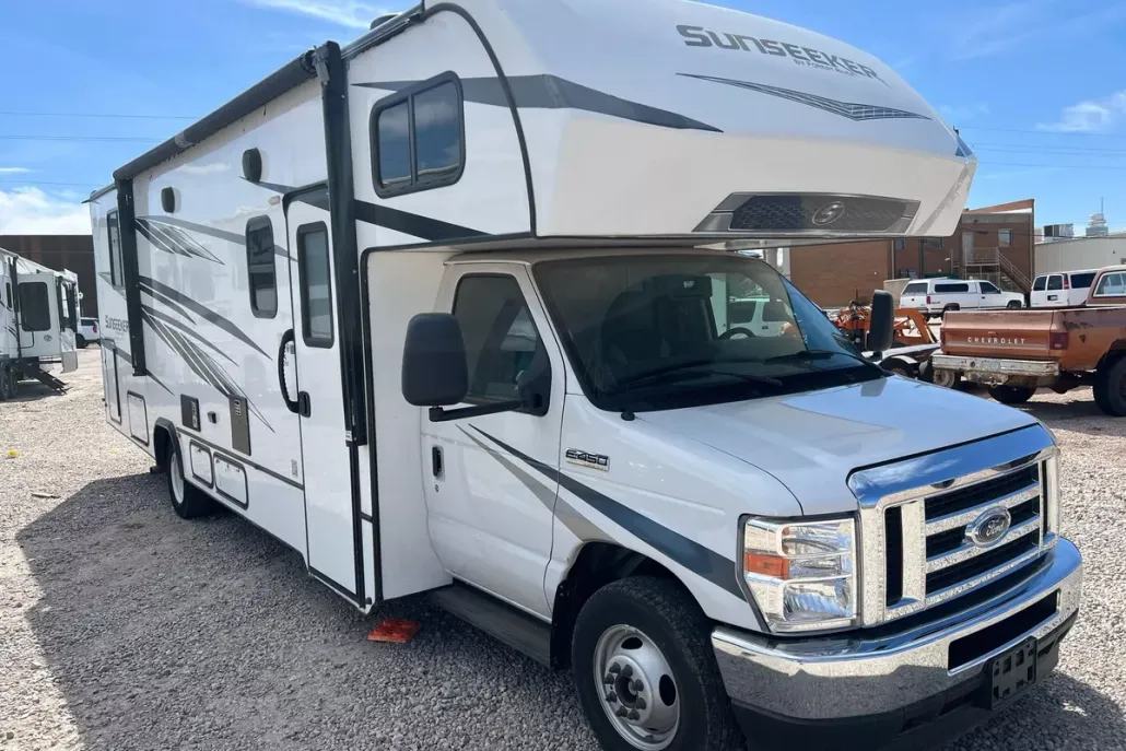 2022 Ford E-450 photo 1