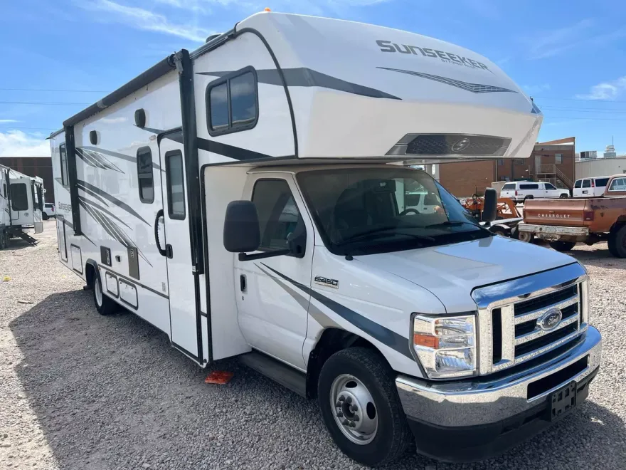 2022 Ford E-450 photo 1