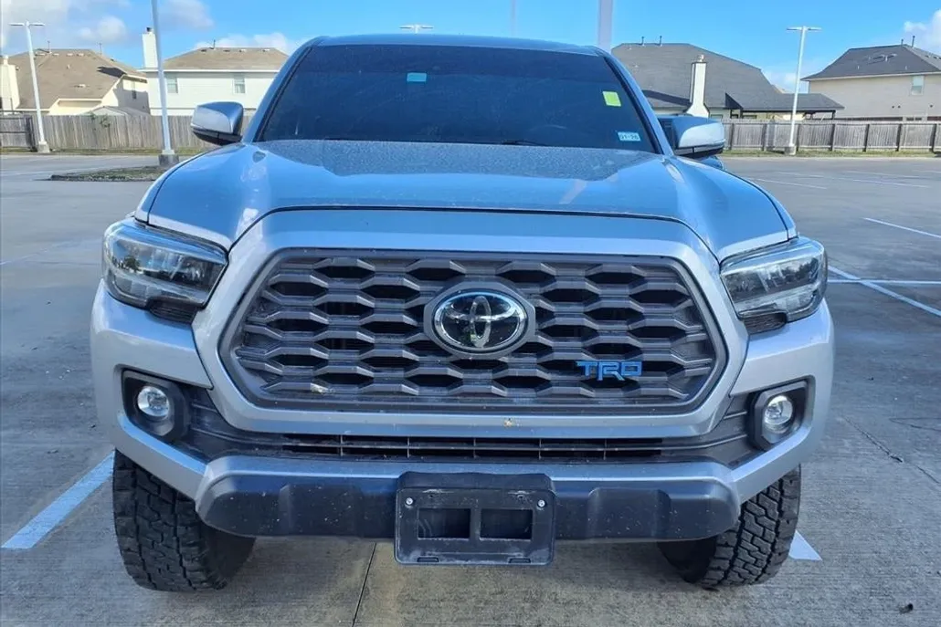 2022 Toyota Tacoma TRD Off-Road V6 photo 1