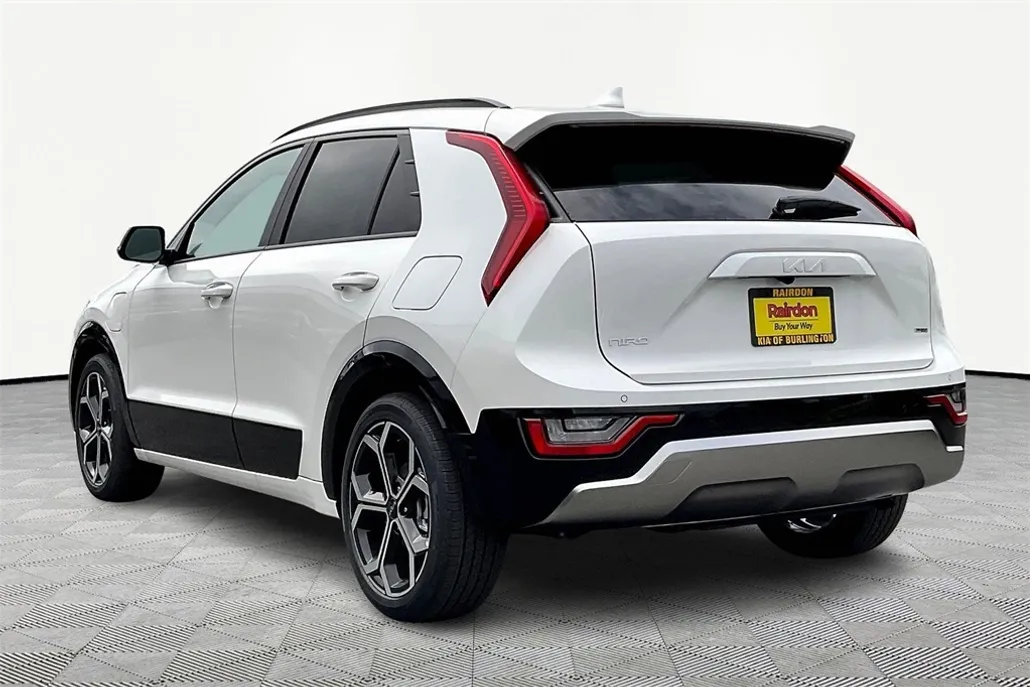 2025 Kia Niro Plug-In Hybrid SX Touring photo 1