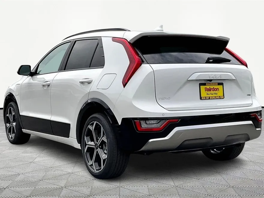 2025 Kia Niro Plug-In Hybrid SX Touring photo 1