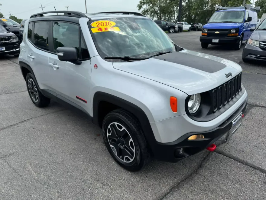 2016 Jeep Renegade Trailhawk photo 1