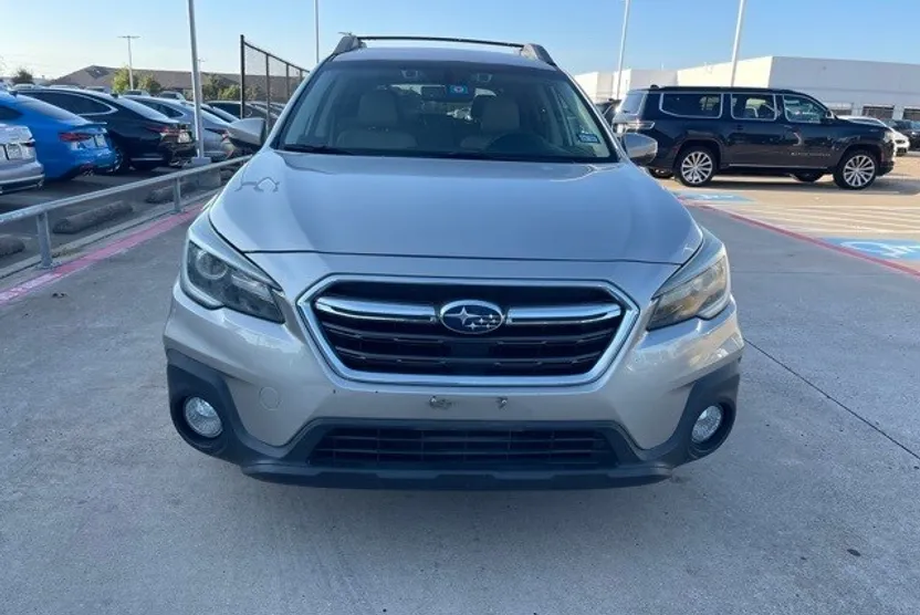 2018 Subaru Outback 2.5i Limited photo 1