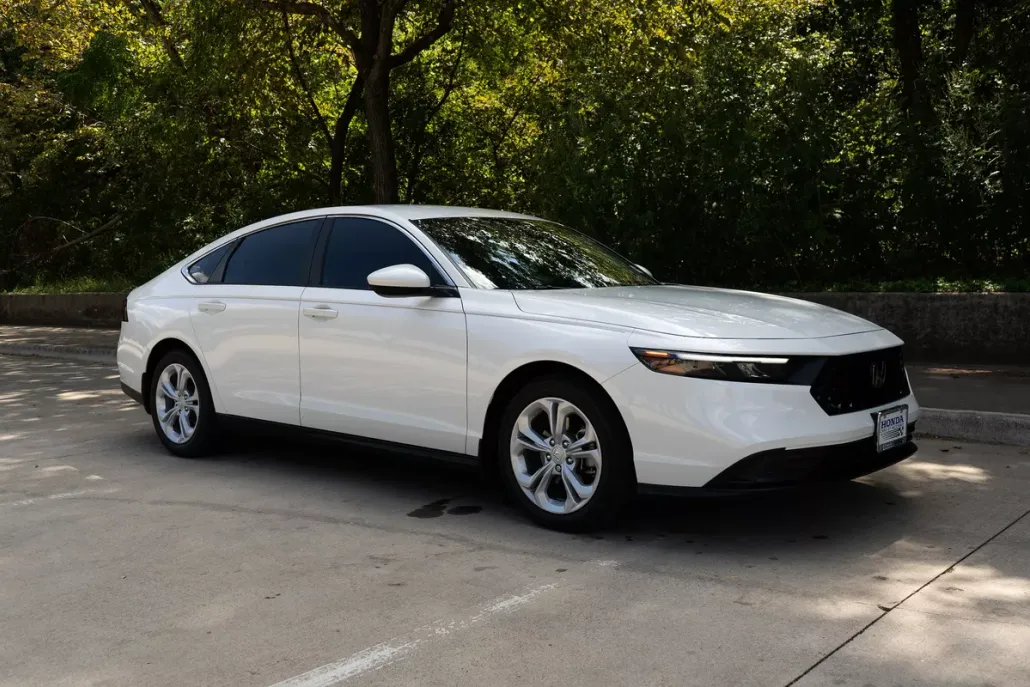 2025 Honda Accord LX photo 1