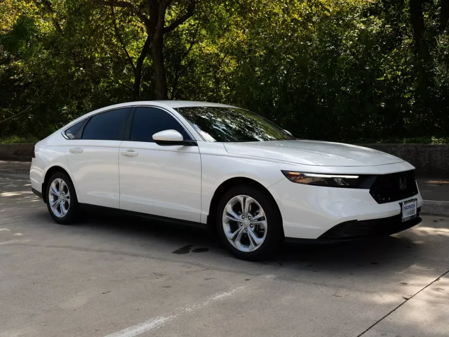 2025 Honda Accord LX photo 1