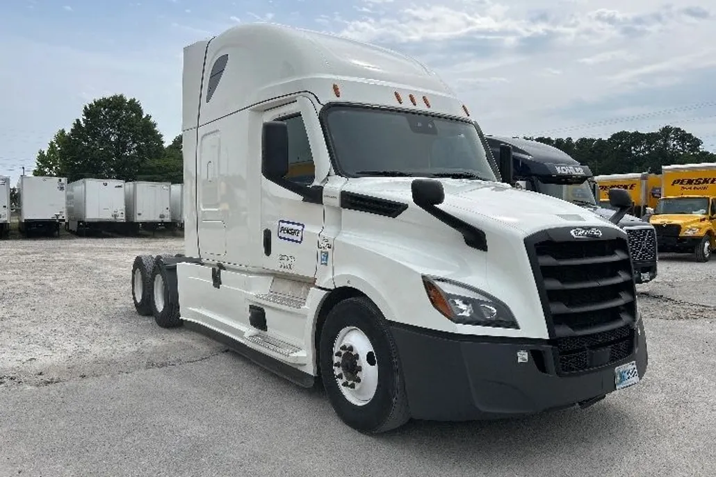 2022 Freightliner Cascadia 126" Sleeper Cab photo 1
