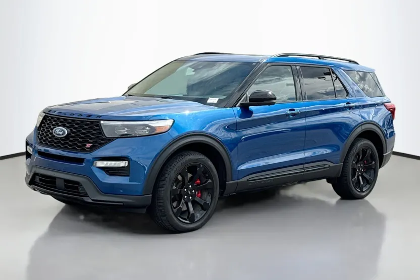 2023 Ford Explorer ST photo 1