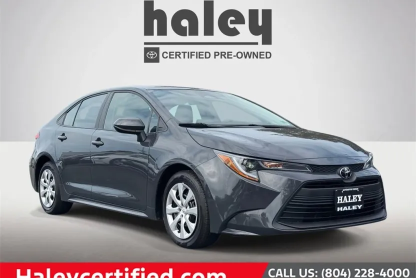 2024 Toyota Corolla LE photo 1