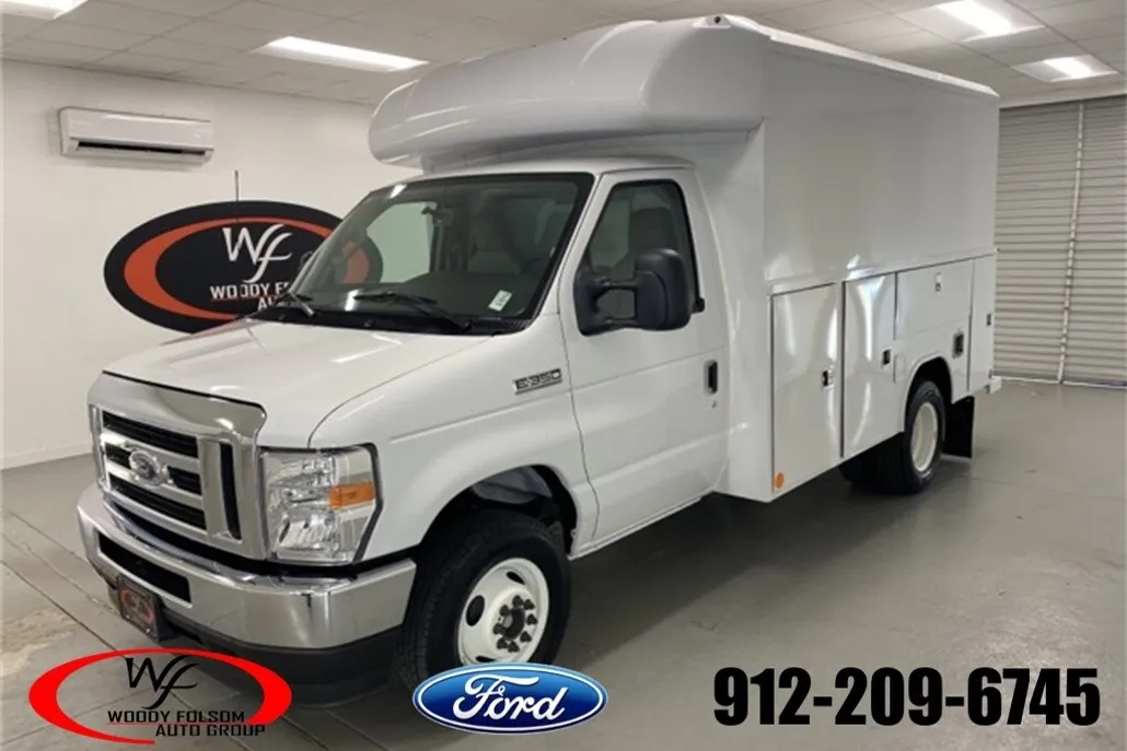 2025 Ford E-350 Base photo 1