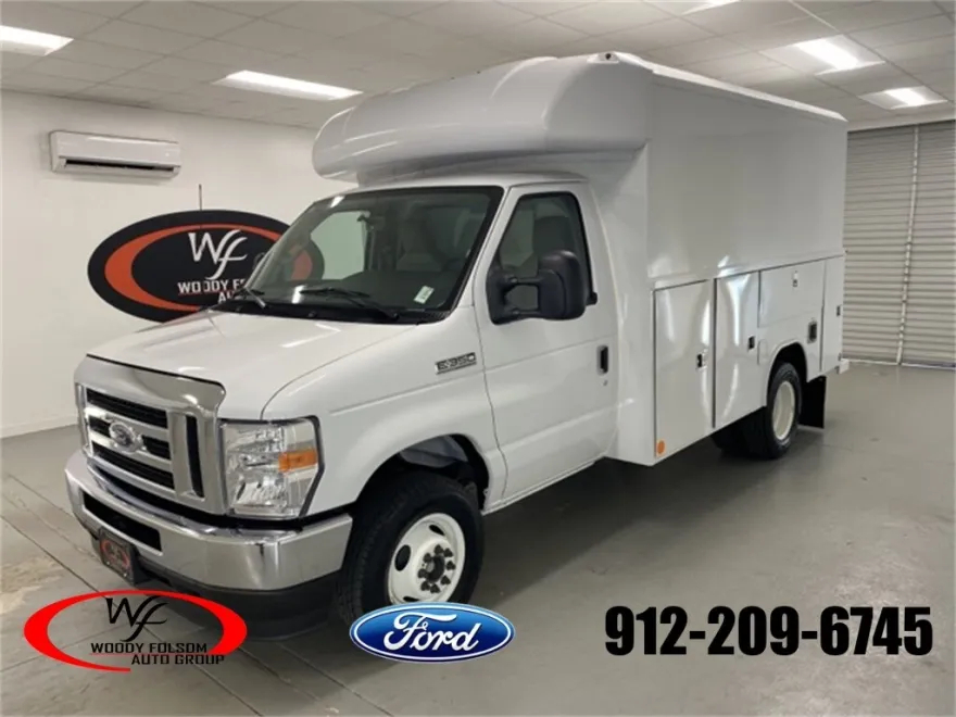 2025 Ford E-350 Base photo 1