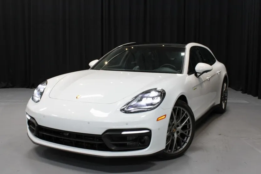 2023 Porsche Panamera 4 E-Hybrid Sport Turismo photo 1