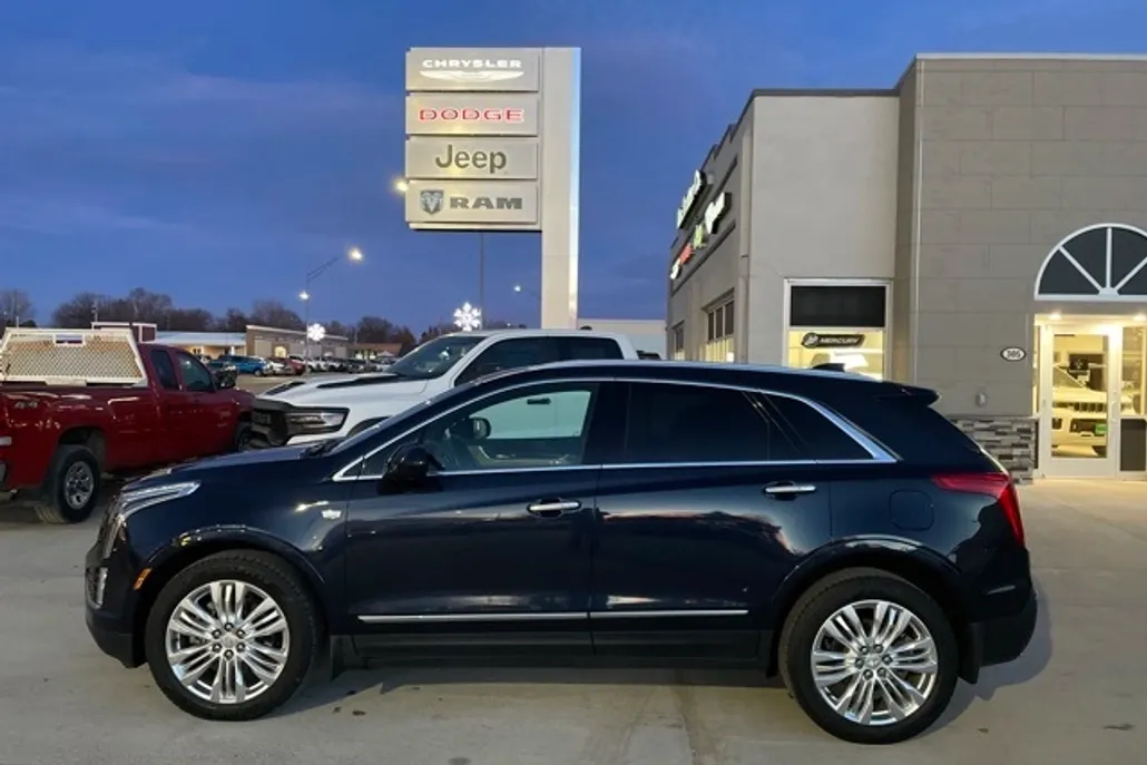 2017 Cadillac XT5 Premium Luxury photo 1