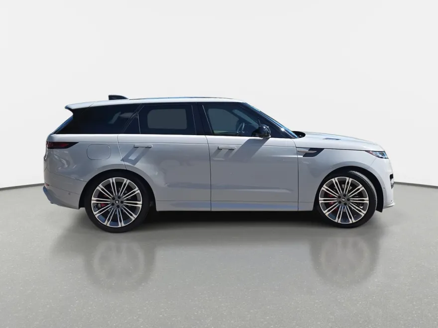 2025 Land Rover Range Rover Sport SE photo 1
