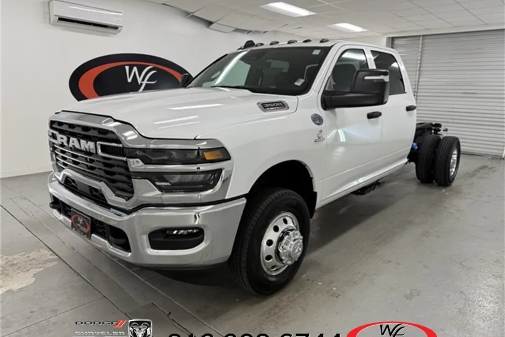 2025 Ram 3500 Tradesman photo 1