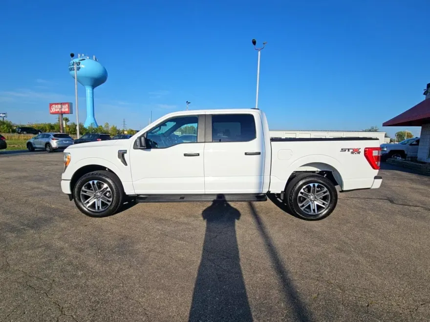 2022 Ford F-150 STX photo 1