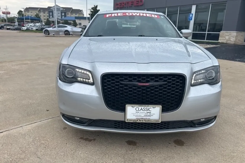 2023 Chrysler 300 S photo 1
