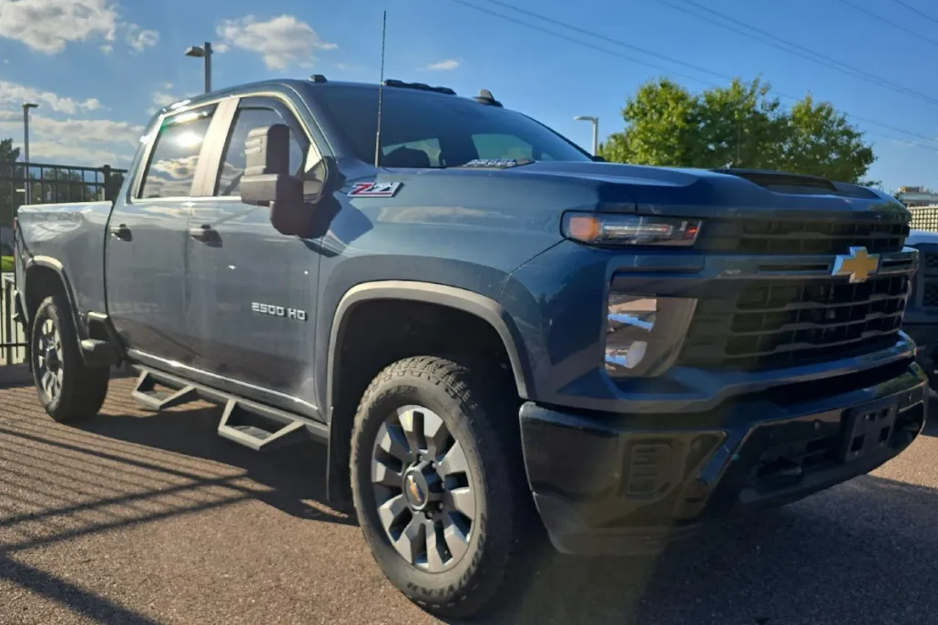 2025 Chevrolet Silverado 2500HD Custom photo 1