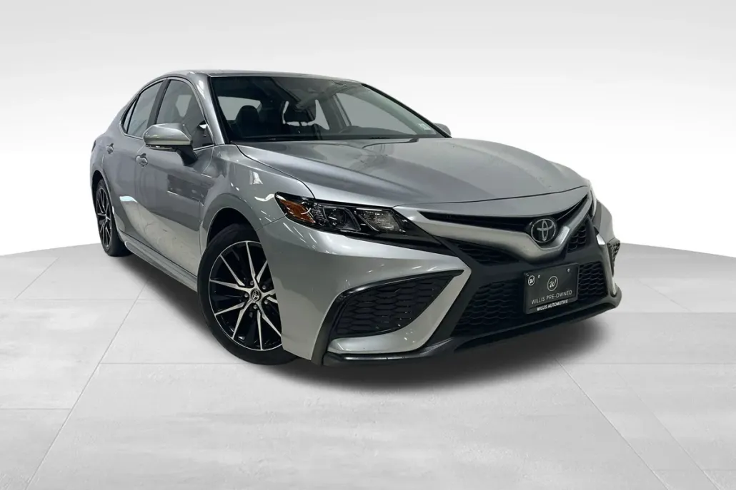2024 Toyota Camry SE photo 1