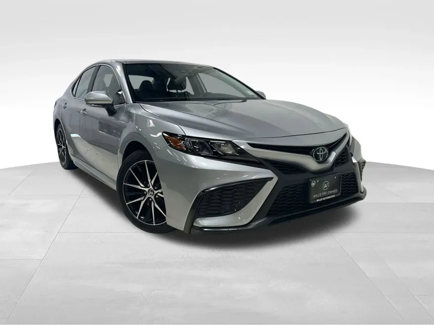 2024 Toyota Camry SE photo 1