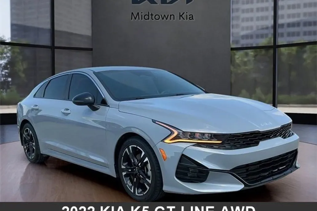 2022 Kia K5 GT-Line photo 1