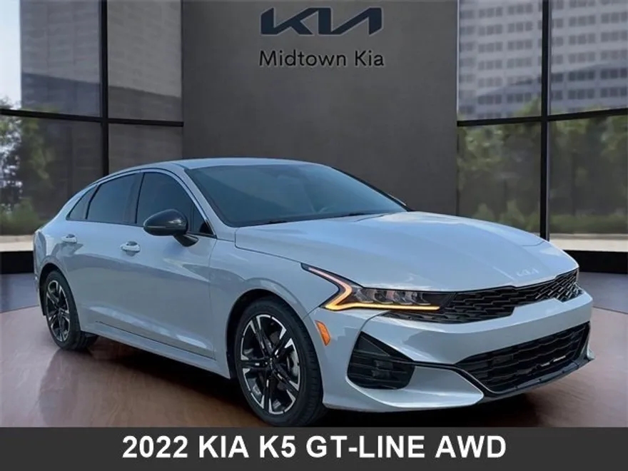 2022 Kia K5 GT-Line photo 1