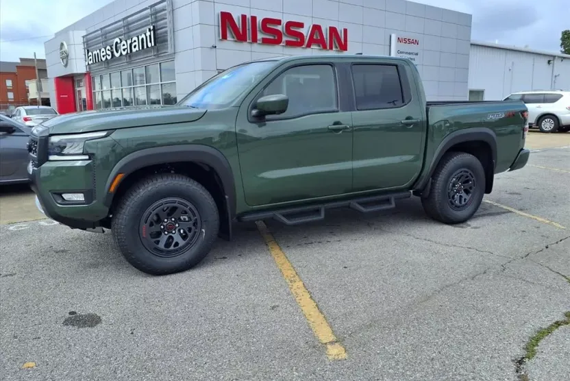 2026 Nissan Frontier Crew Cab PRO-4X photo 1