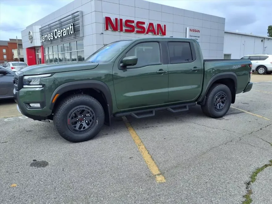 2026 Nissan Frontier Crew Cab PRO-4X photo 1