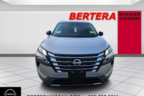 2025 Nissan Rogue SL photo 3