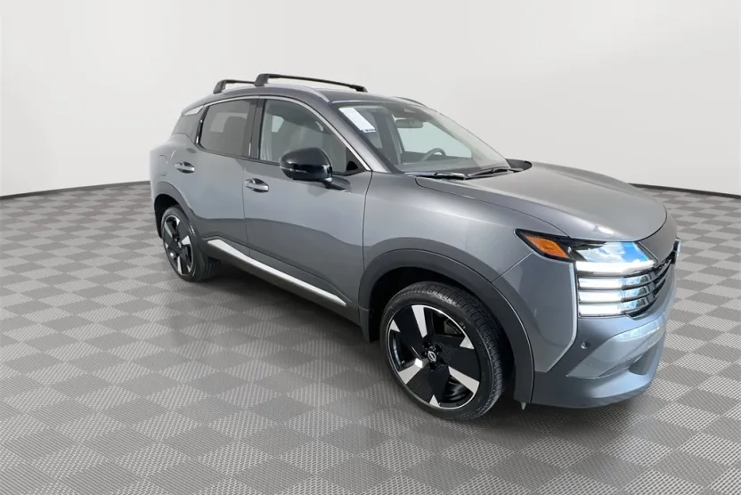 2026 Nissan Kicks SR photo 1
