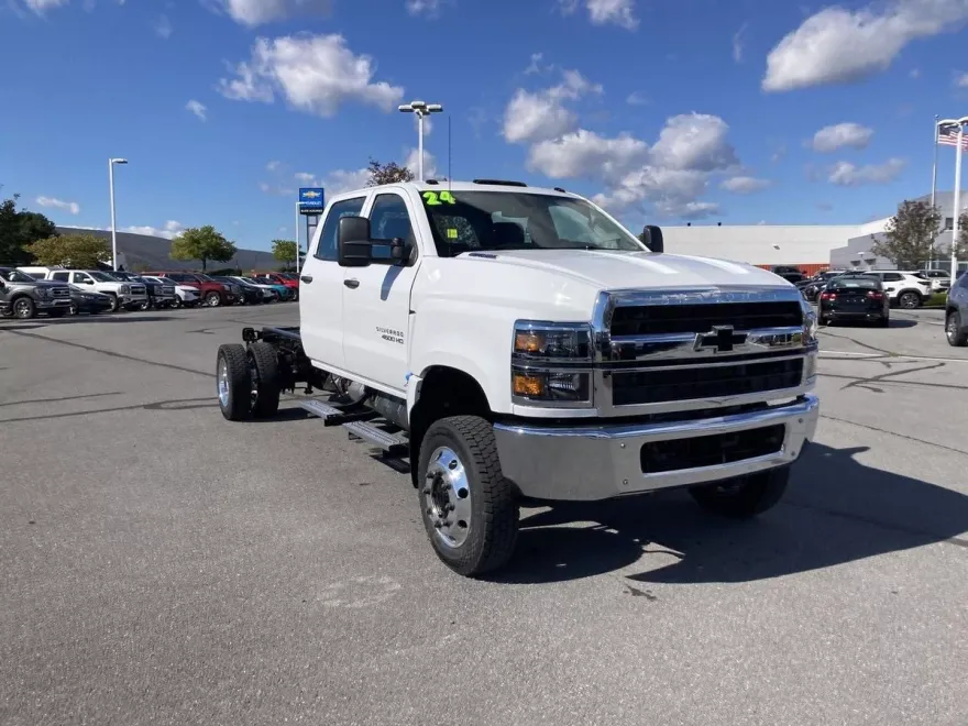 2024 Chevrolet Silverado 4500HD Work Truck photo 1
