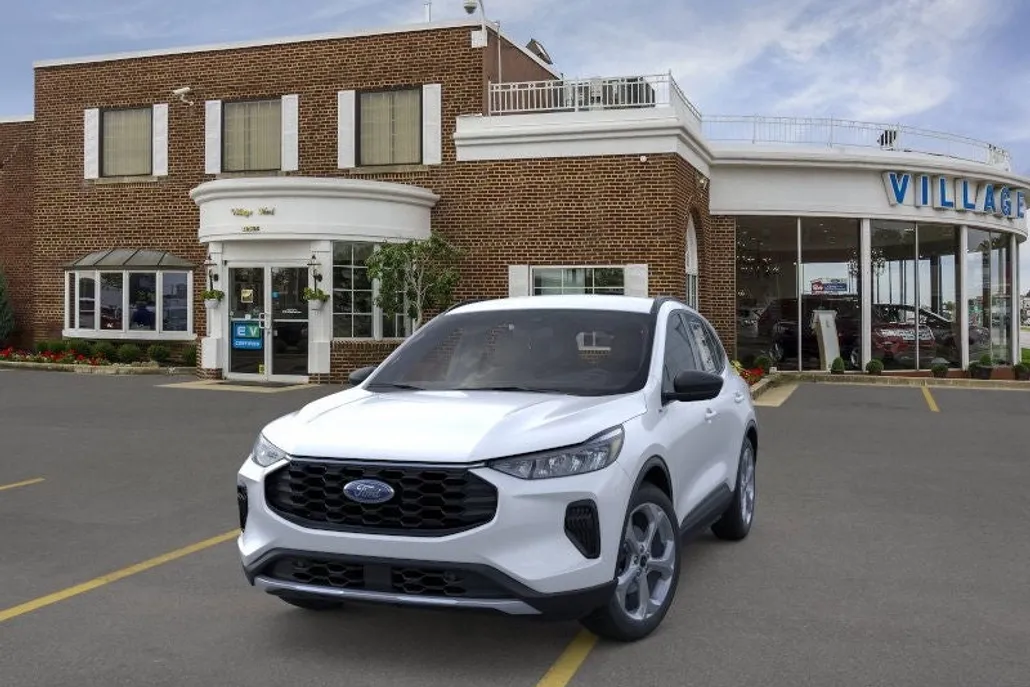 2025 Ford Escape ST-Line photo 1