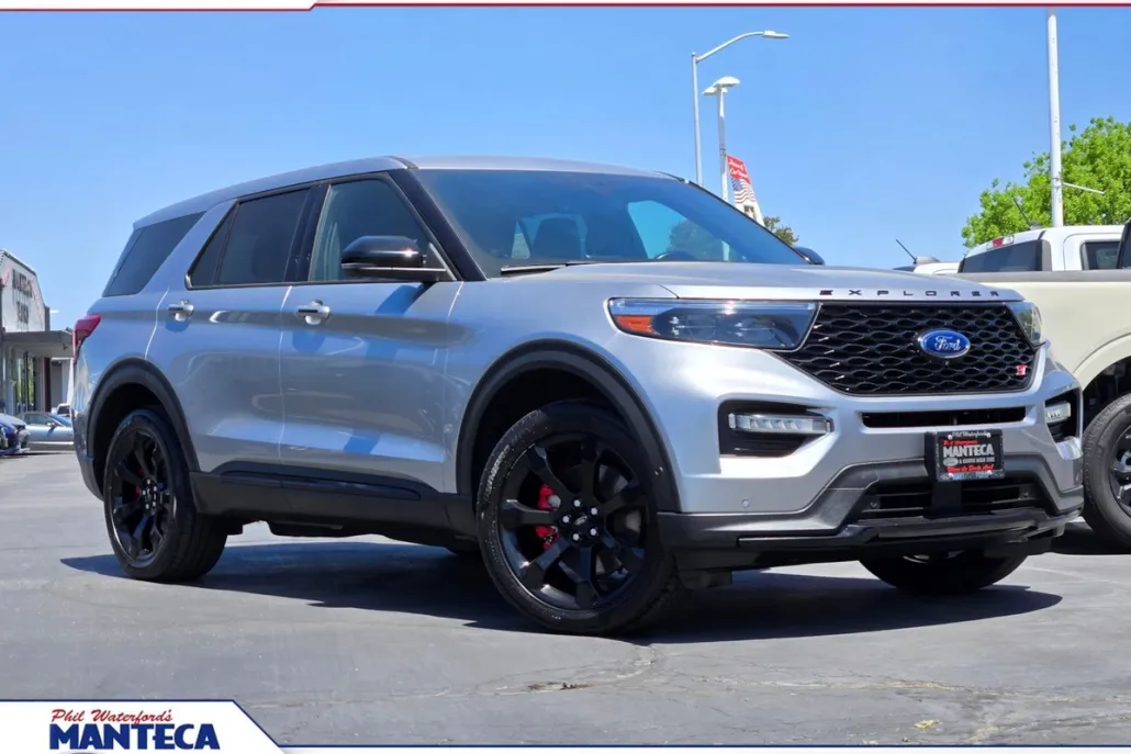 2021 Ford Explorer ST photo 1