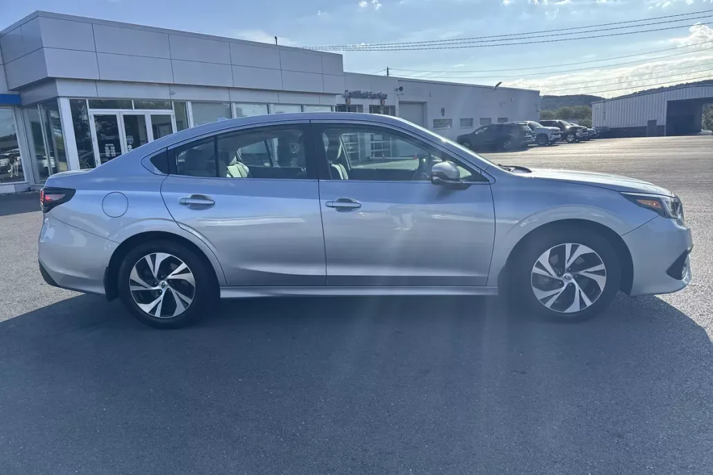 2022 Subaru Legacy Premium photo 1