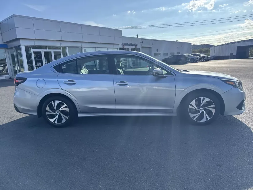 2022 Subaru Legacy Premium photo 1