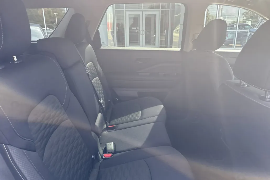 2024 Nissan Pathfinder SV photo 1
