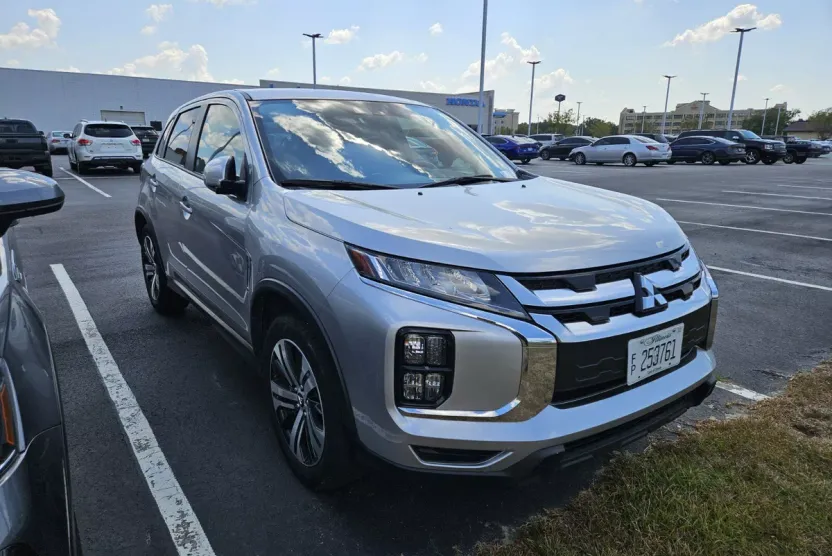 2024 Mitsubishi Outlander Sport ES photo 1