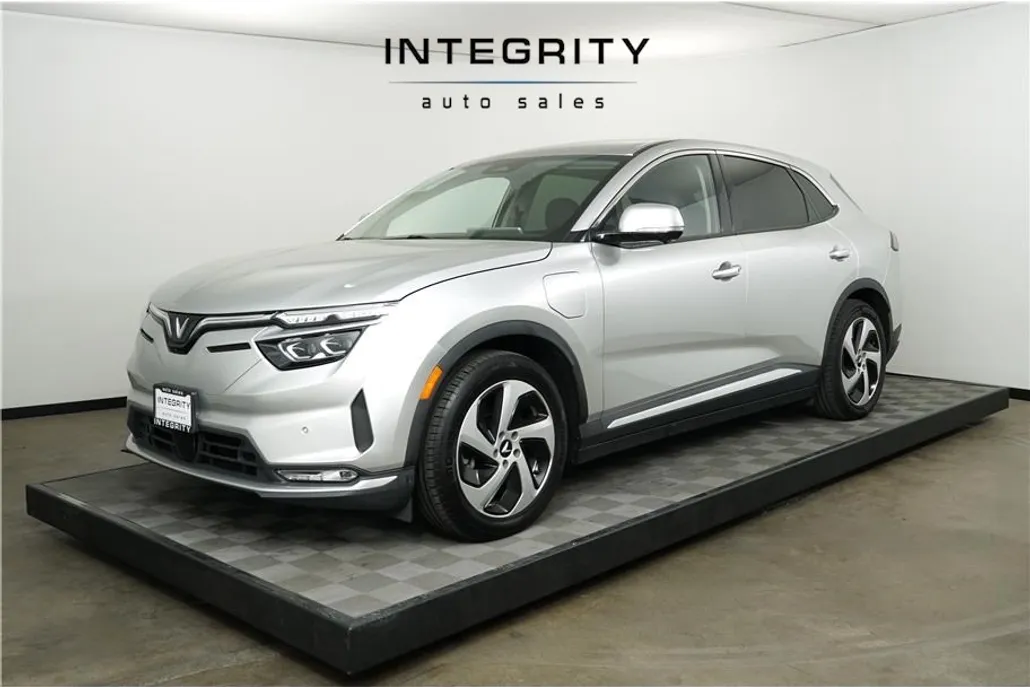 2023 Vinfast VF 8 8 photo 1
