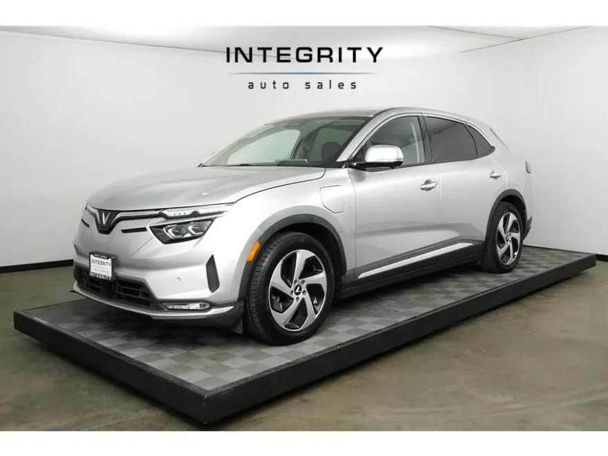 2023 Vinfast VF 8 8 photo 1