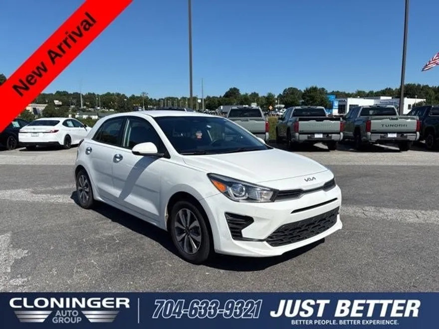2022 Kia Rio S photo 1