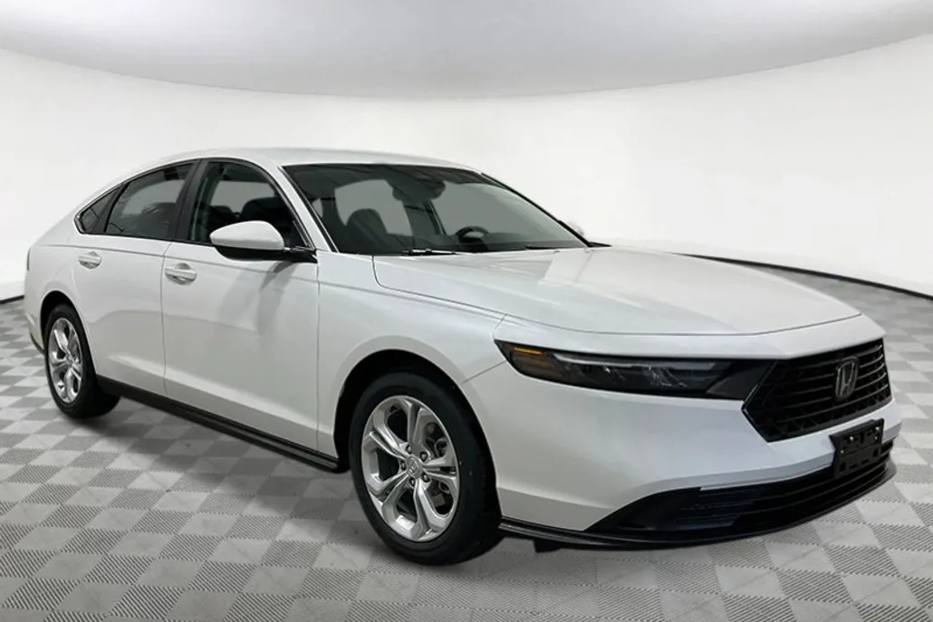 2025 Honda Accord LX photo 1