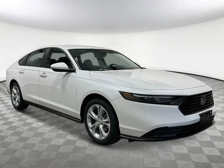 2025 Honda Accord LX photo 1