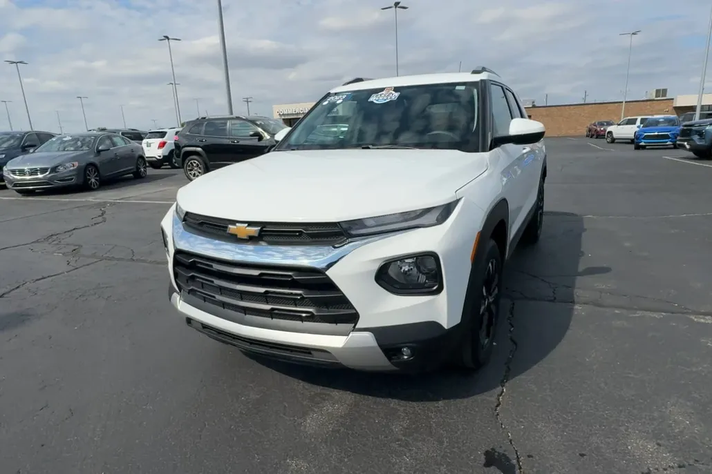 2023 Chevrolet Trailblazer LT photo 1