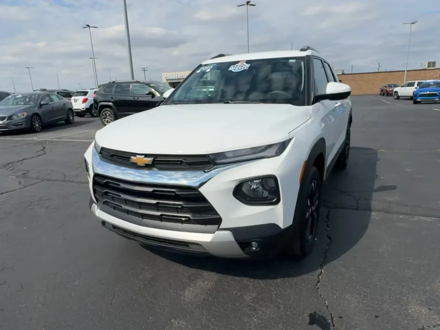 2023 Chevrolet Trailblazer LT photo 1